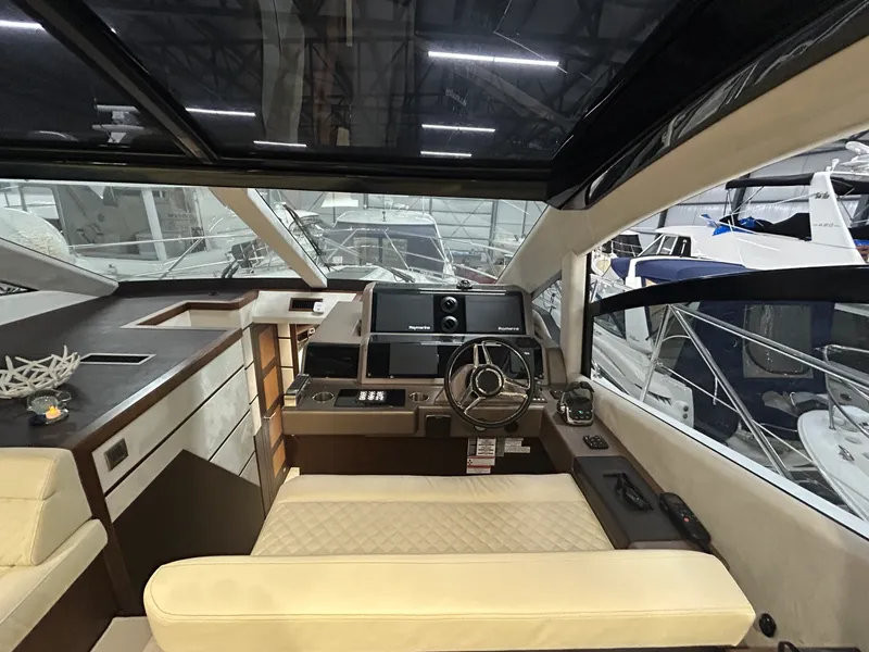 Slide: The Image of 2018 Galeon 560 Sky 56 - 7835574