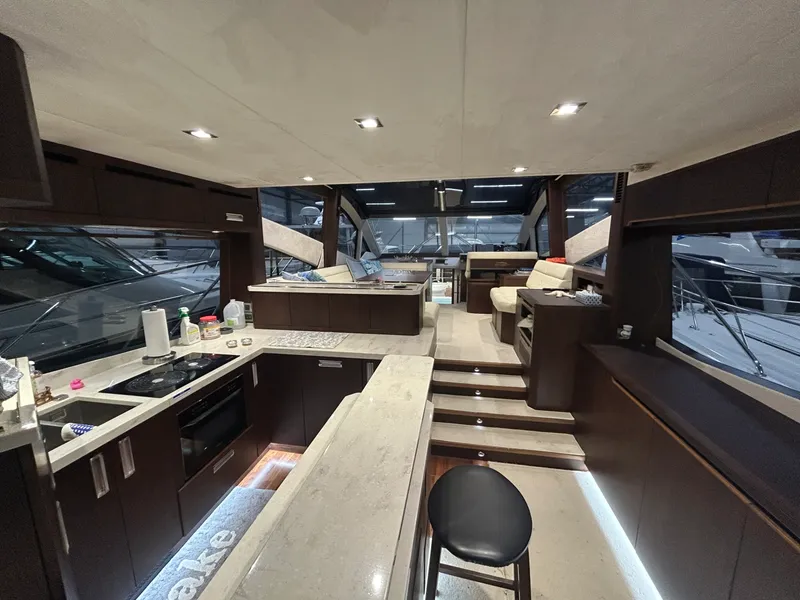 Slide: The Image of 2018 Galeon 560 Sky 56 - 7835564