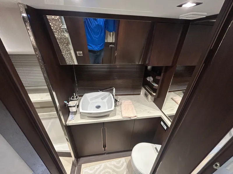 Slide: The Image of 2018 Galeon 560 Sky 56 - 7835607