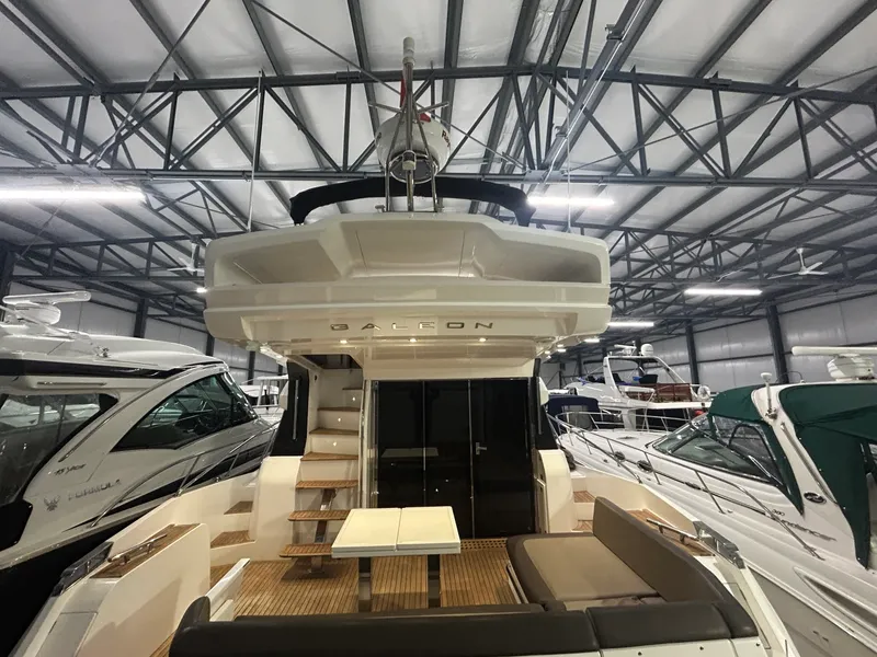 Slide: The Image of 2018 Galeon 560 Sky 56 - 7835529