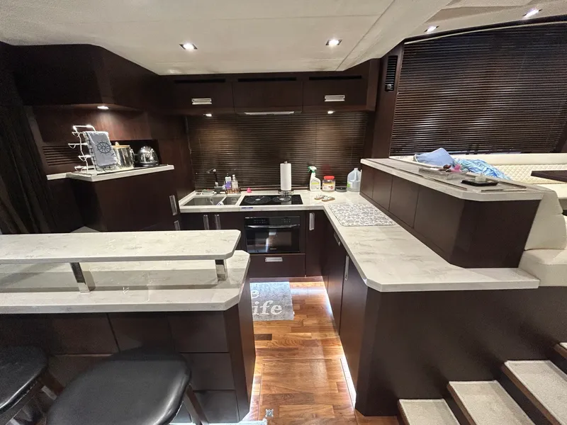 Slide: The Image of 2018 Galeon 560 Sky 56 - 7835552