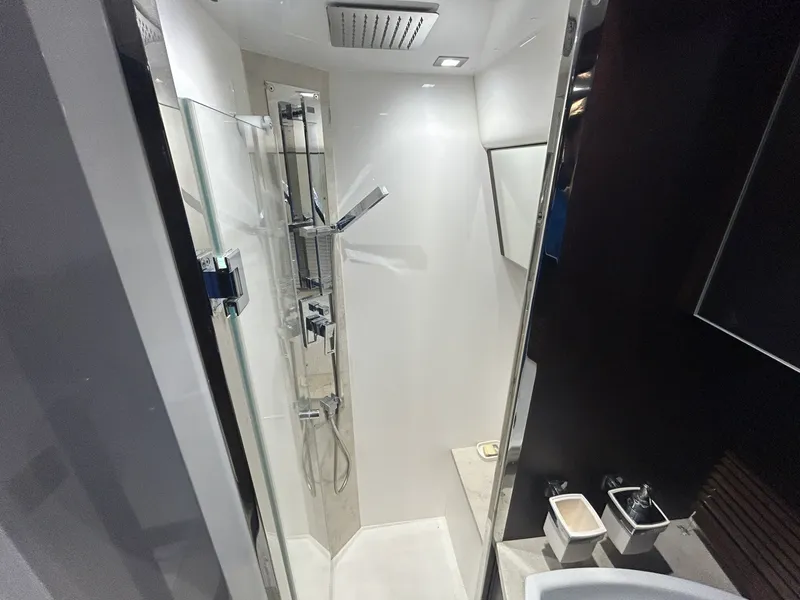 Slide: The Image of 2018 Galeon 560 Sky 56 - 7835595