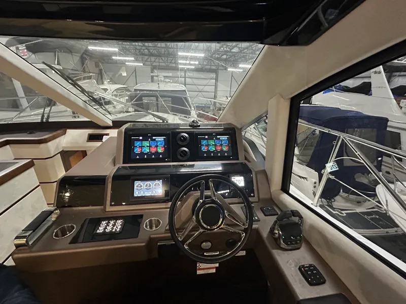 Slide: The Image of 2018 Galeon 560 Sky 56 - 7835581