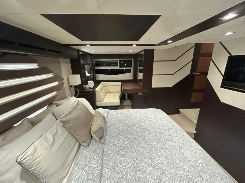 Slide: The Image of 2018 Galeon 560 Sky 56 - 7835603