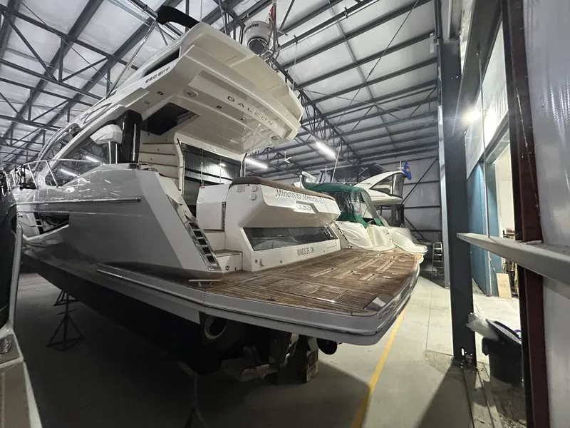 Slide: The Image of 2018 Galeon 560 Sky 56 - 7835500