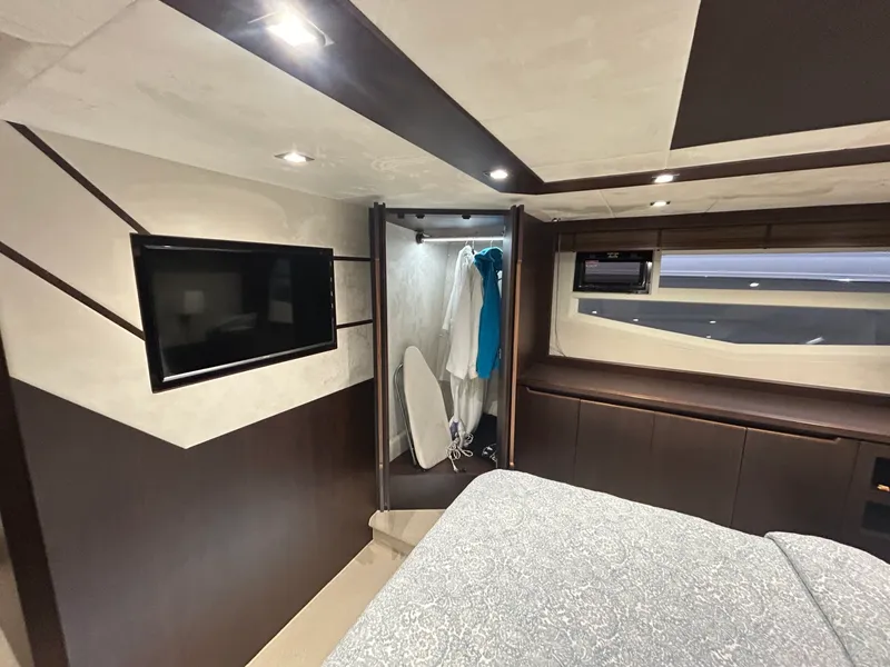 Slide: The Image of 2018 Galeon 560 Sky 56 - 7835605