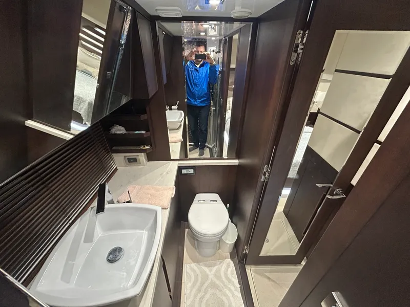 Slide: The Image of 2018 Galeon 560 Sky 56 - 7835609