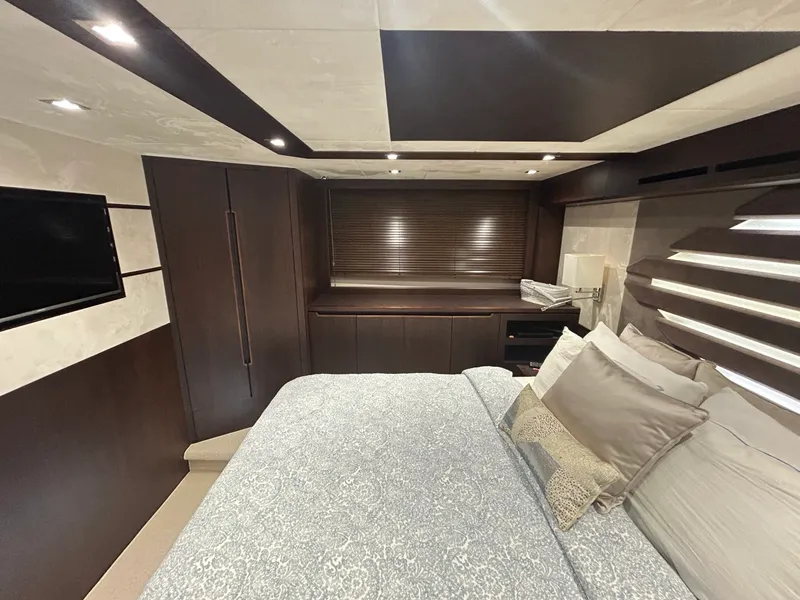 Slide: The Image of 2018 Galeon 560 Sky 56 - 7835600