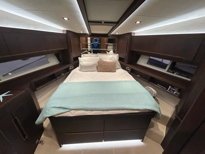 Slide: The Image of 2018 Galeon 560 Sky 56 - 7835589