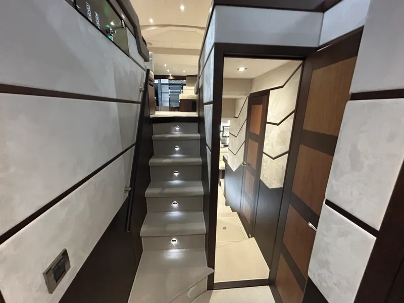 Slide: The Image of 2018 Galeon 560 Sky 56 - 7835596