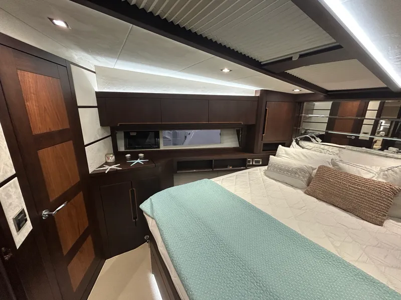 Slide: The Image of 2018 Galeon 560 Sky 56 - 7835591