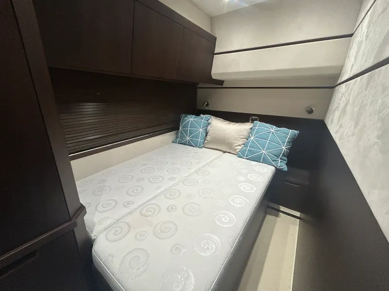 Slide: The Image of 2018 Galeon 560 Sky 56 - 7835518