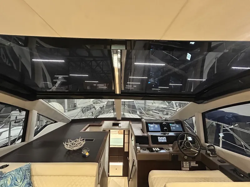 Slide: The Image of 2018 Galeon 560 Sky 56 - 7835585