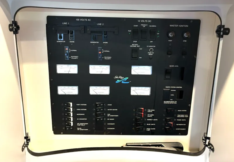 Slide: The Image of 1991 Sea Ray 400 Express Cruiser 40 - 7835659