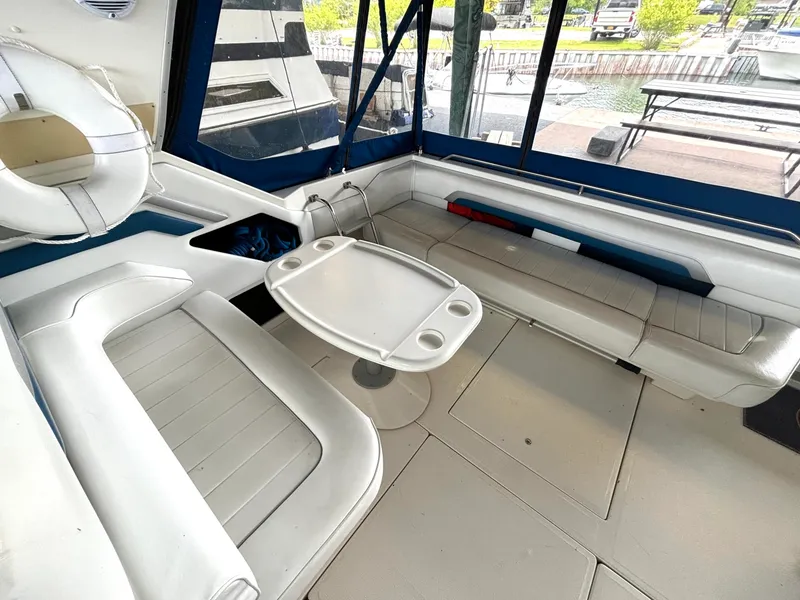 Slide: The Image of 1991 Sea Ray 400 Express Cruiser 40 - 7835627
