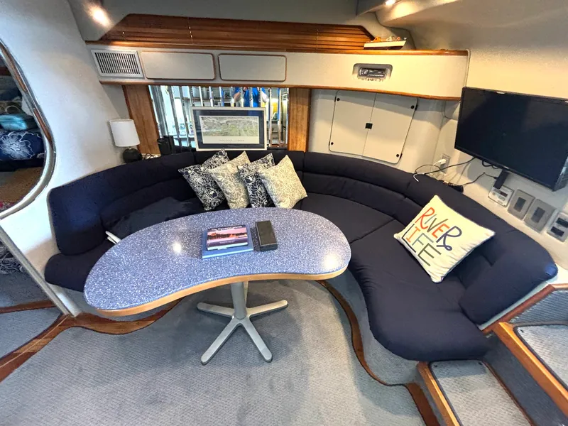 Slide: The Image of 1991 Sea Ray 400 Express Cruiser 40 - 7835642