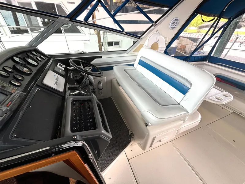 Slide: The Image of 1991 Sea Ray 400 Express Cruiser 40 - 7835634