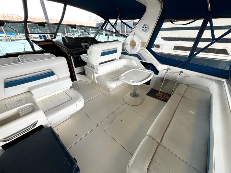 Slide: The Image of 1991 Sea Ray 400 Express Cruiser 40 - 7835626