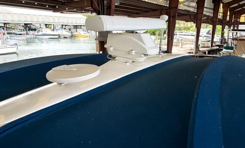Slide: The Image of 1991 Sea Ray 400 Express Cruiser 40 - 7835624