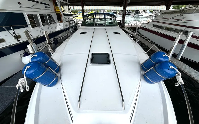 Slide: The Image of 1991 Sea Ray 400 Express Cruiser 40 - 7835623