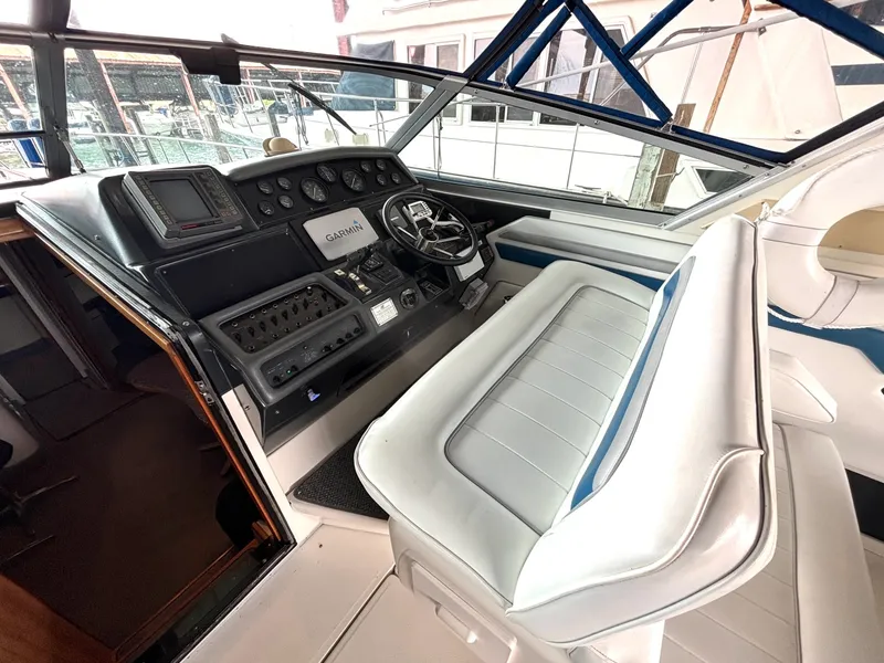 Slide: The Image of 1991 Sea Ray 400 Express Cruiser 40 - 7835635