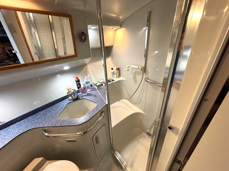 Slide: The Image of 1991 Sea Ray 400 Express Cruiser 40 - 7835656