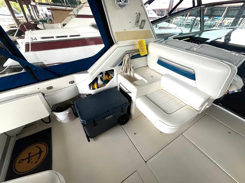 Slide: The Image of 1991 Sea Ray 400 Express Cruiser 40 - 7835629