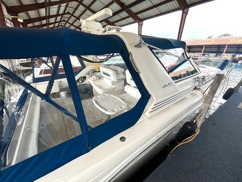 Slide: The Image of 1991 Sea Ray 400 Express Cruiser 40 - 7835615