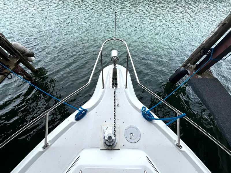 Slide: The Image of 1991 Sea Ray 400 Express Cruiser 40 - 7835622