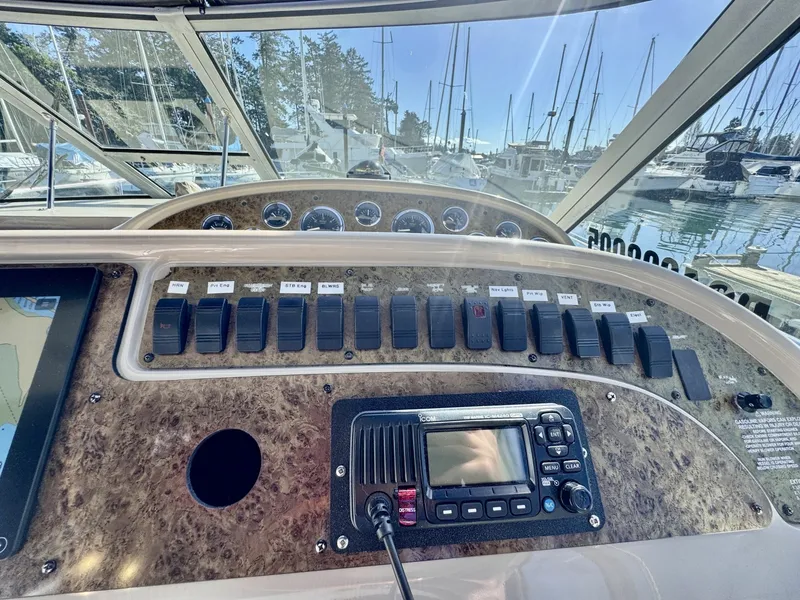 Slide: The Image of 2000 Sea Ray 310 31 - 7835681