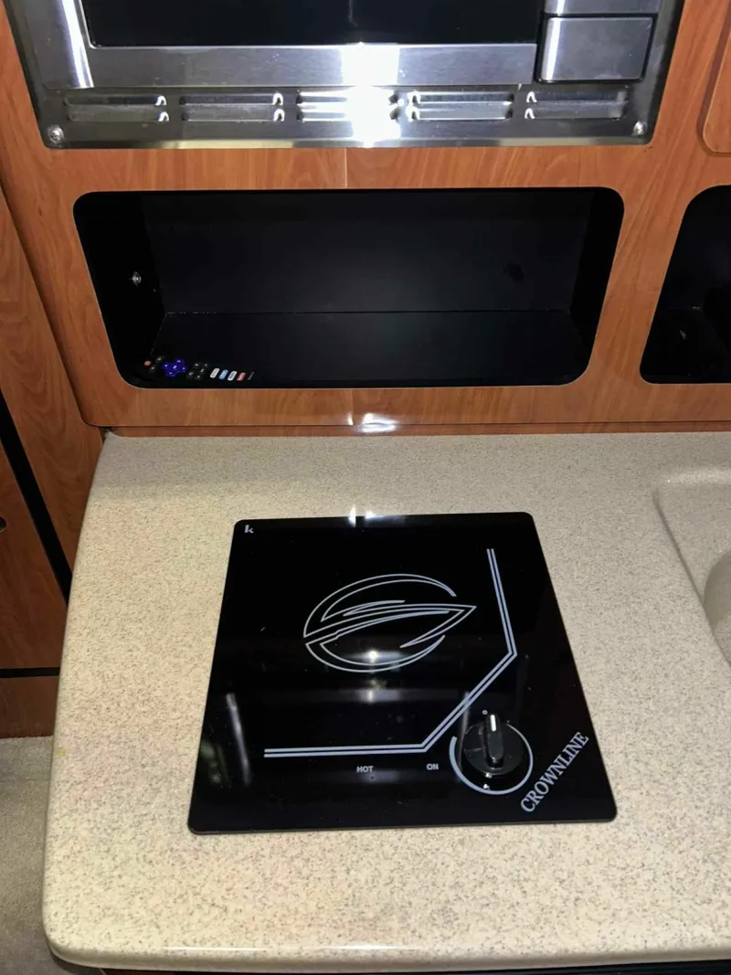 Slide: The Image of 2011 Crownline 280 LPX (28 EP) 28 - 7835722