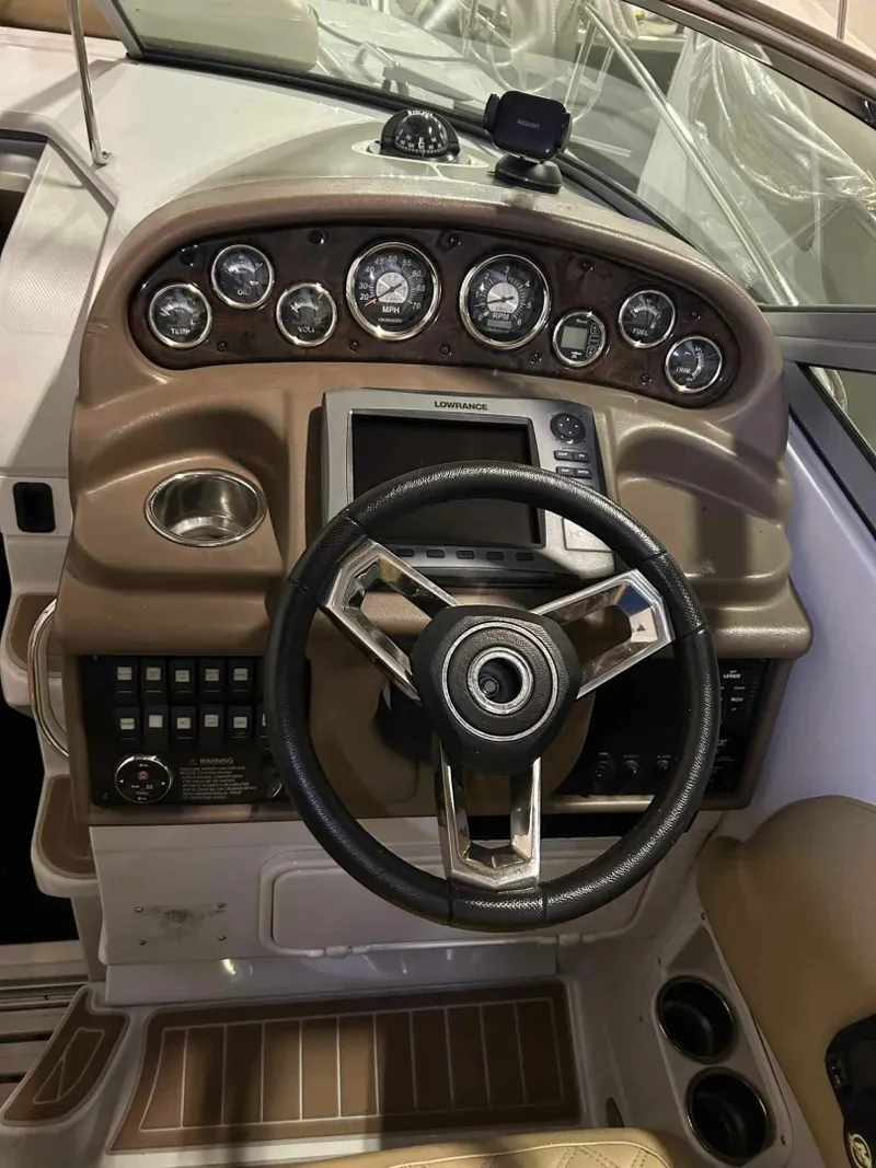 Slide: The Image of 2011 Crownline 280 LPX (28 EP) 28 - 7835716