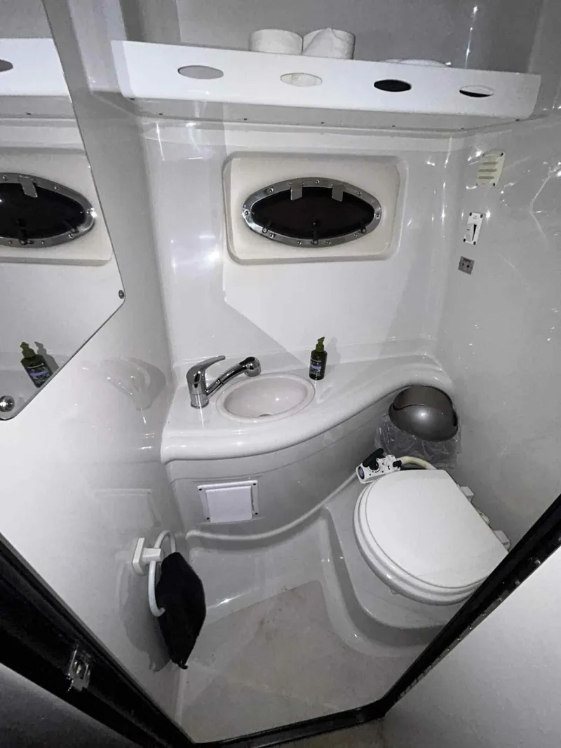 Slide: The Image of 2011 Crownline 280 LPX (28 EP) 28 - 7835723