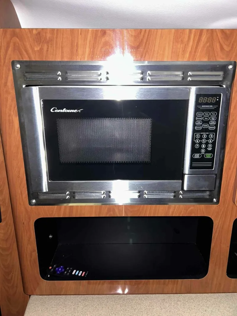 Slide: The Image of 2011 Crownline 280 LPX (28 EP) 28 - 7835721