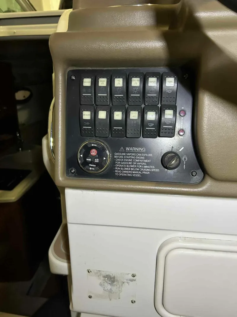 Slide: The Image of 2011 Crownline 280 LPX (28 EP) 28 - 7835717