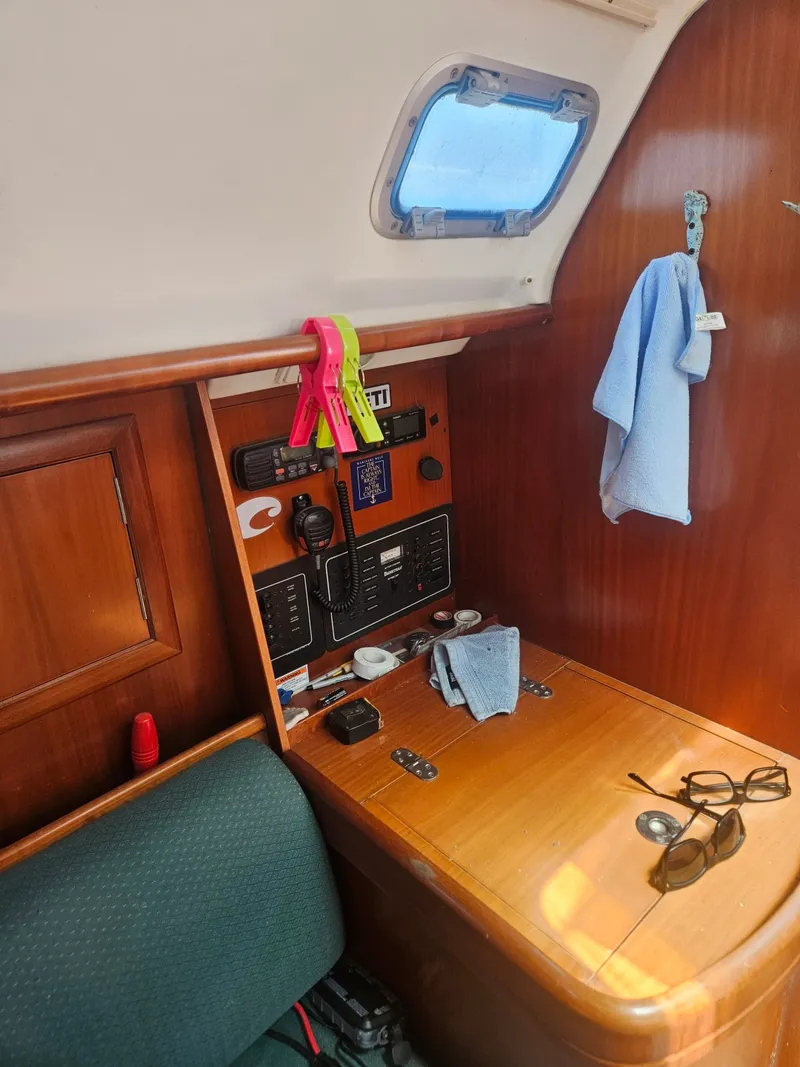 Slide: The Image of 2003 Beneteau 311 31 - 7835743