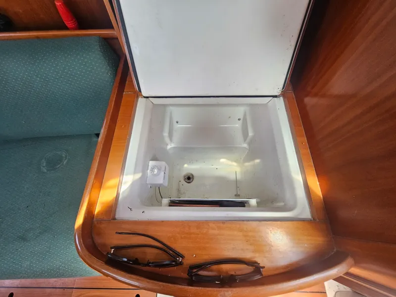 Slide: The Image of 2003 Beneteau 311 31 - 7835754