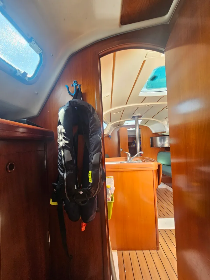 Slide: The Image of 2003 Beneteau 311 31 - 7835750