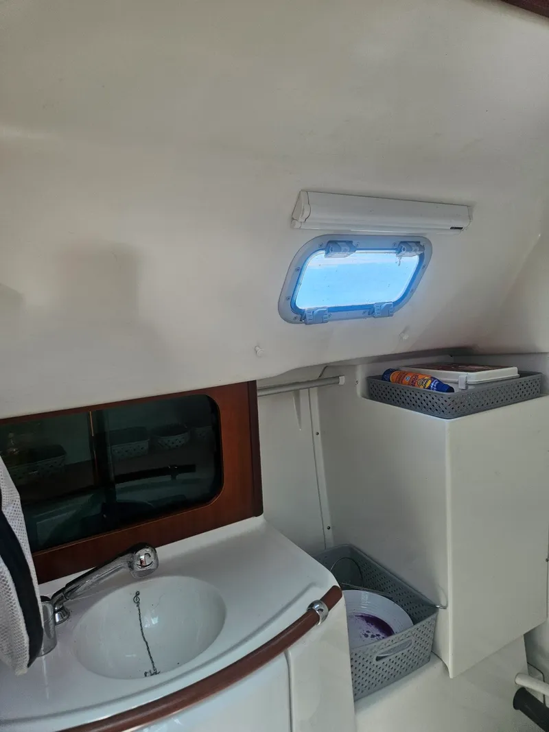 Slide: The Image of 2003 Beneteau 311 31 - 7835756