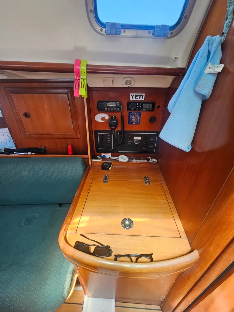 Slide: The Image of 2003 Beneteau 311 31 - 7835744