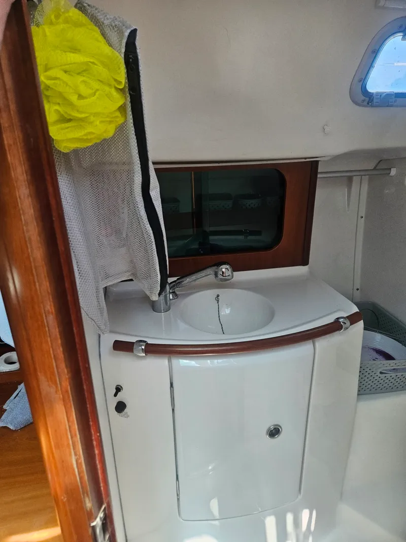 Slide: The Image of 2003 Beneteau 311 31 - 7835755