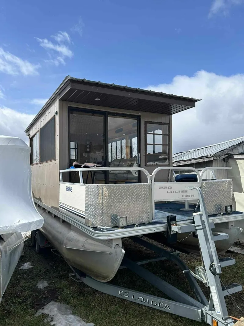 Slide: The Image of 2019 Cruise Fish 220 22 - 7835900