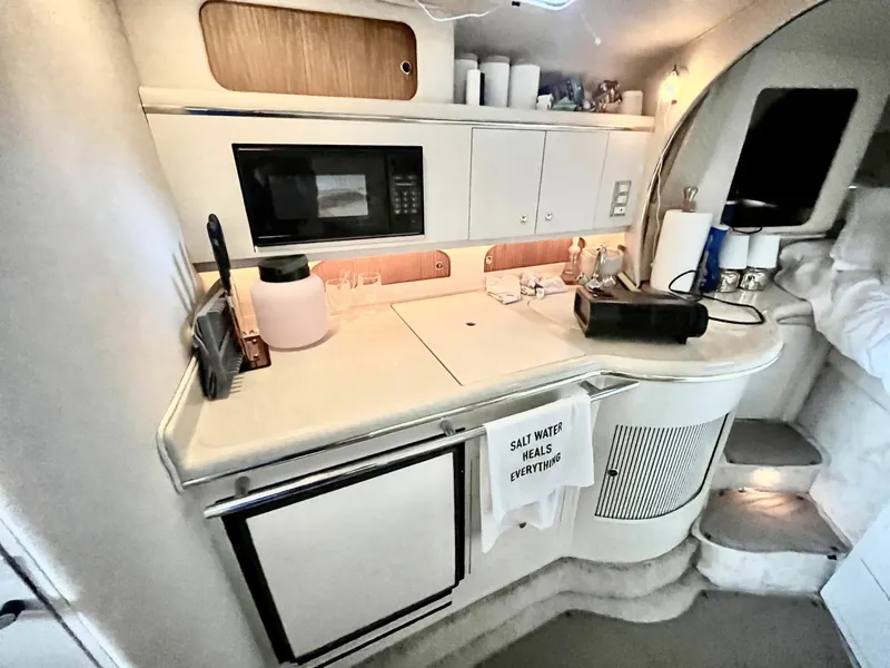 Slide: The Image of 1999 Sea Ray 310 Sundancer 31 - 7835999