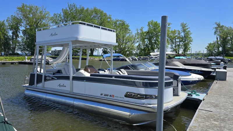 The Image of 2023 Avalon Catalina 2585 CRFS Funship 25 - 7836011