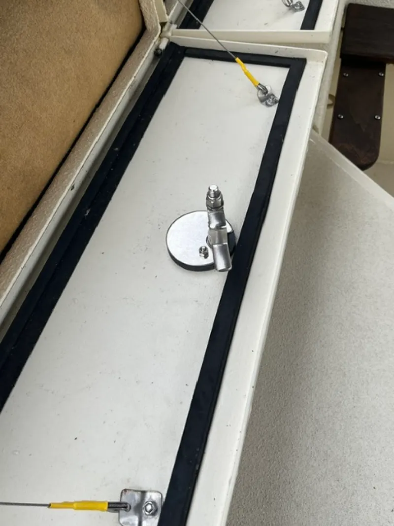 Slide: The Image of 2020 Bruce Roberts Bruce Roberts 46' Pilothouse 46 - 7836054