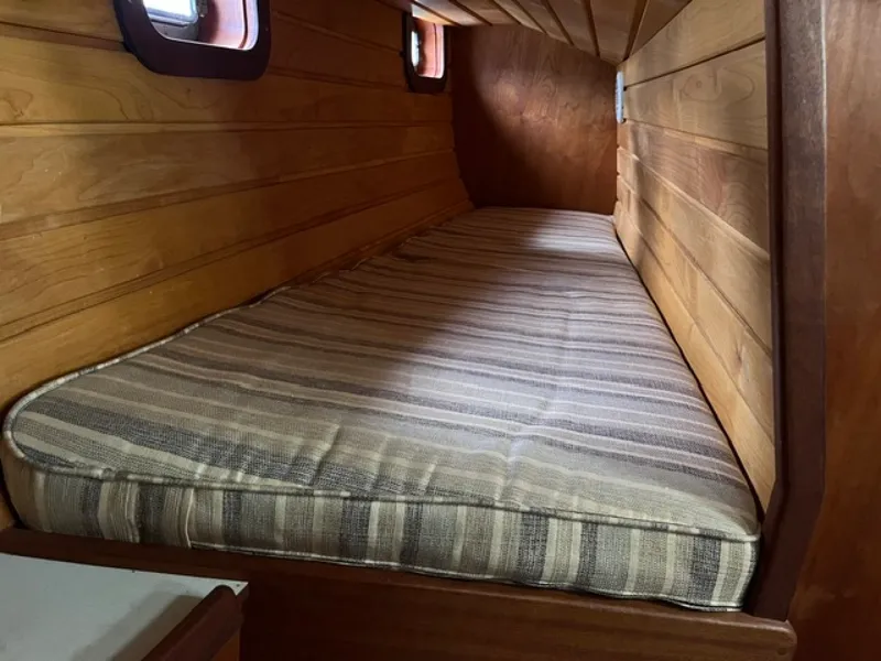 Slide: The Image of 2020 Bruce Roberts Bruce Roberts 46' Pilothouse 46 - 7836067