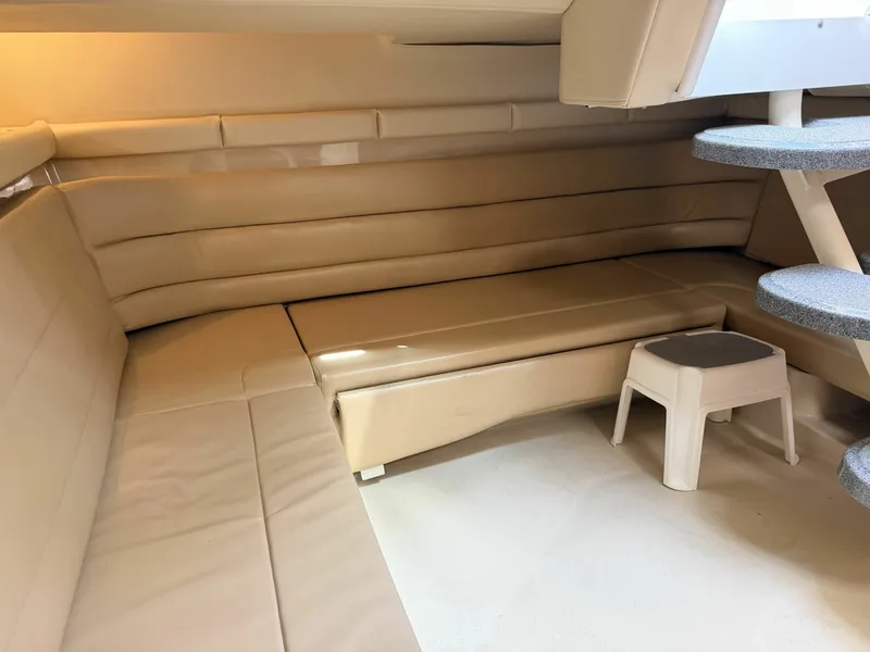 Slide: The Image of 2006 Larson Cabrio 370 37 - 7836180