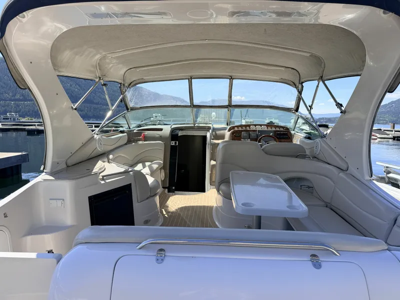 Slide: The Image of 2006 Larson Cabrio 370 37 - 7836149