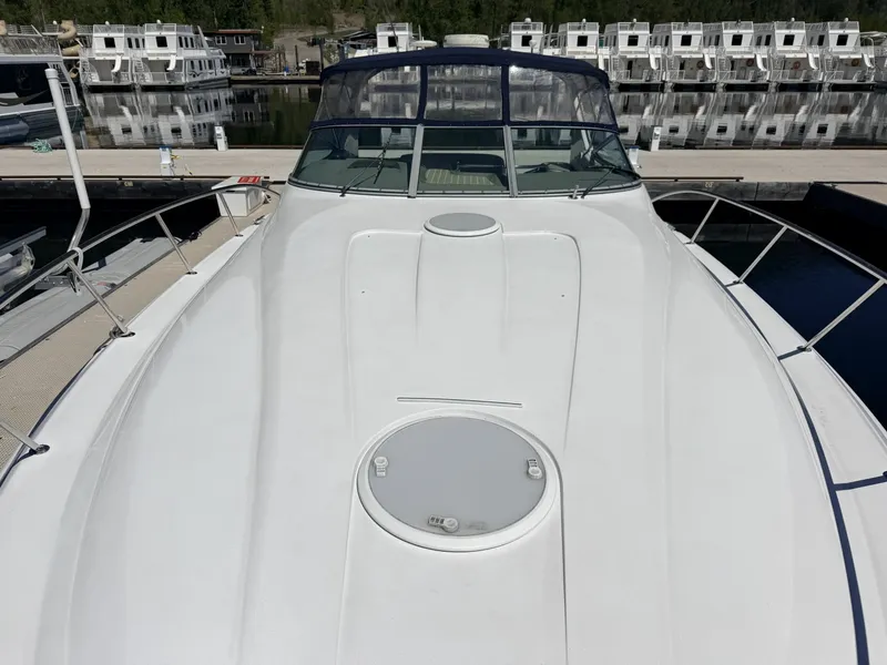 Slide: The Image of 2006 Larson Cabrio 370 37 - 7836147