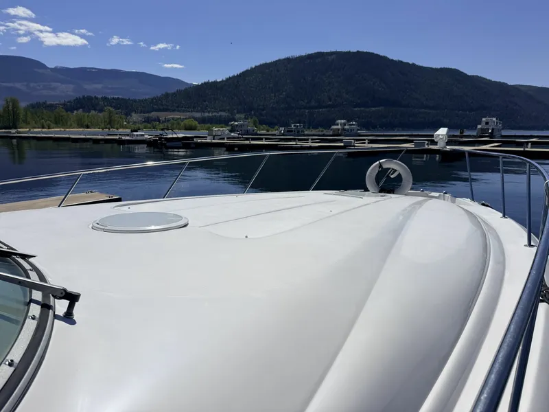 Slide: The Image of 2006 Larson Cabrio 370 37 - 7836145
